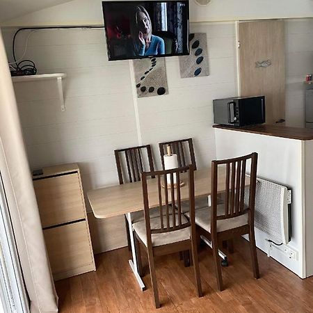 Mobil-Home 4/6 Personnes , Terrasse Couverte ,Piscine Chauffee . Biville-sur-Mer Екстер'єр фото