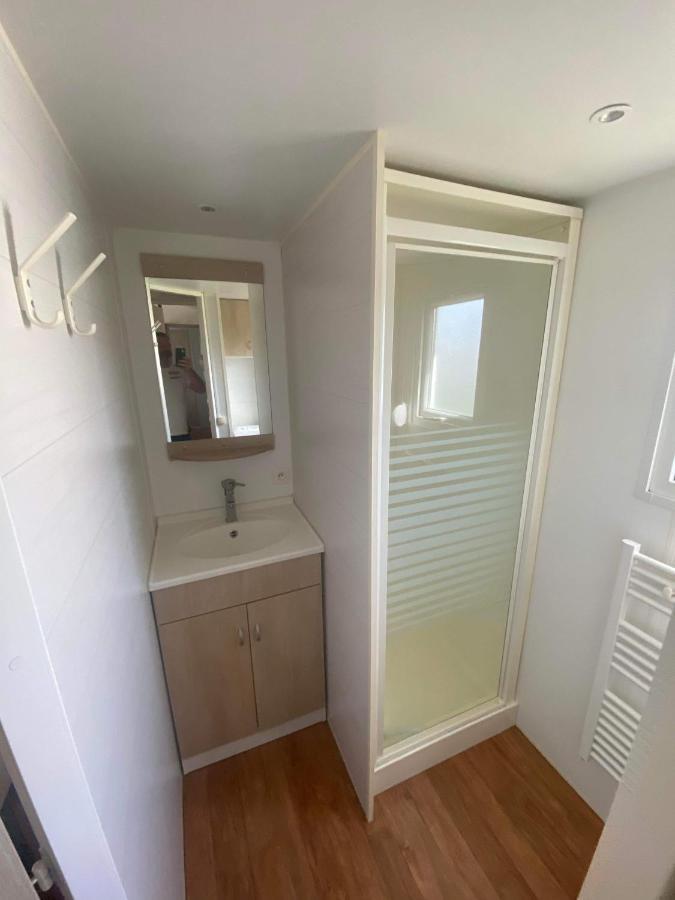 Mobil-Home 4/6 Personnes , Terrasse Couverte ,Piscine Chauffee . Biville-sur-Mer Екстер'єр фото